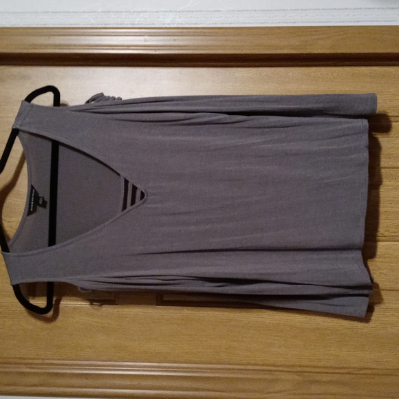 "Rock & Republic" brand. Long sleeve cut out top. Size L. - Picture 4 of 5